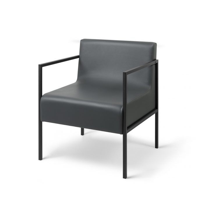 fauteuil d'attente large une place avec tructure en métal noir et assise en mousse et similicuir.
