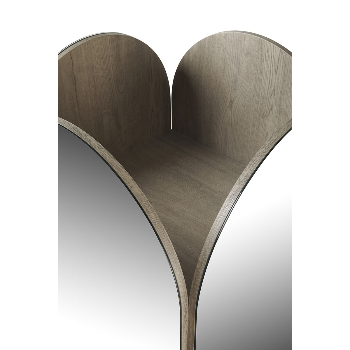 Poste de coiffage en îlot central 4 places avec miroirs arrondie, reposes pieds intégrés