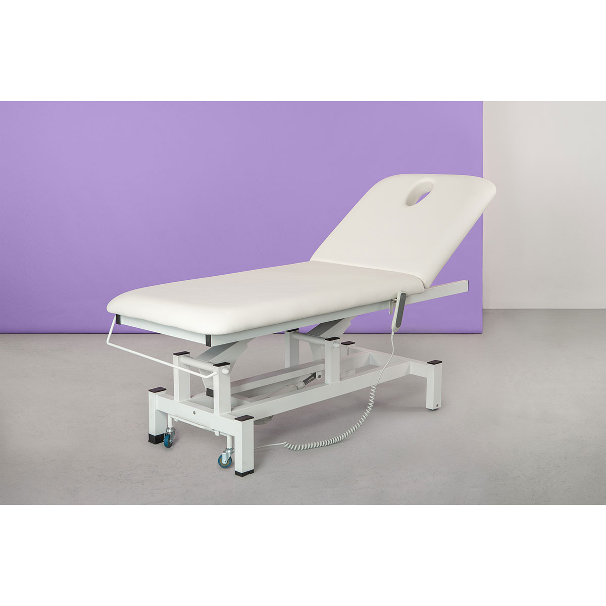 Lit de massage avec porte rouleau et ouverture visage, roulettes escamotables