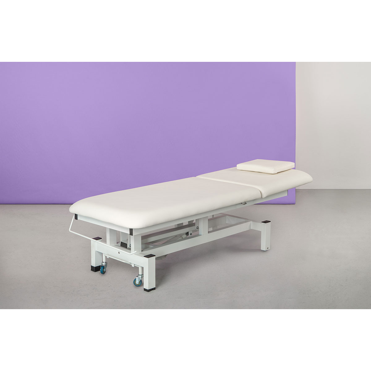 Lit de massage avec porte rouleau et ouverture visage, roulettes escamotables