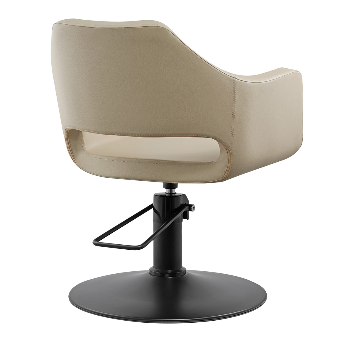 Fauteuil de coiffure professionnel WHIM Beige avec base ronde noir mat et assise en similicuir beige.